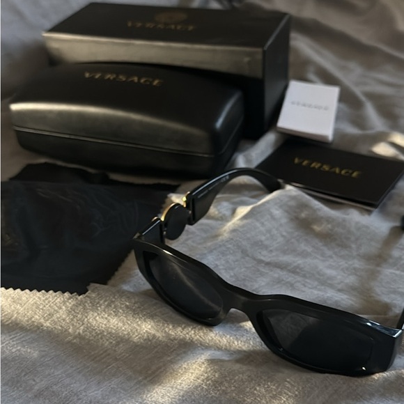 Versace men’s sunglasses - Picture 6 of 7